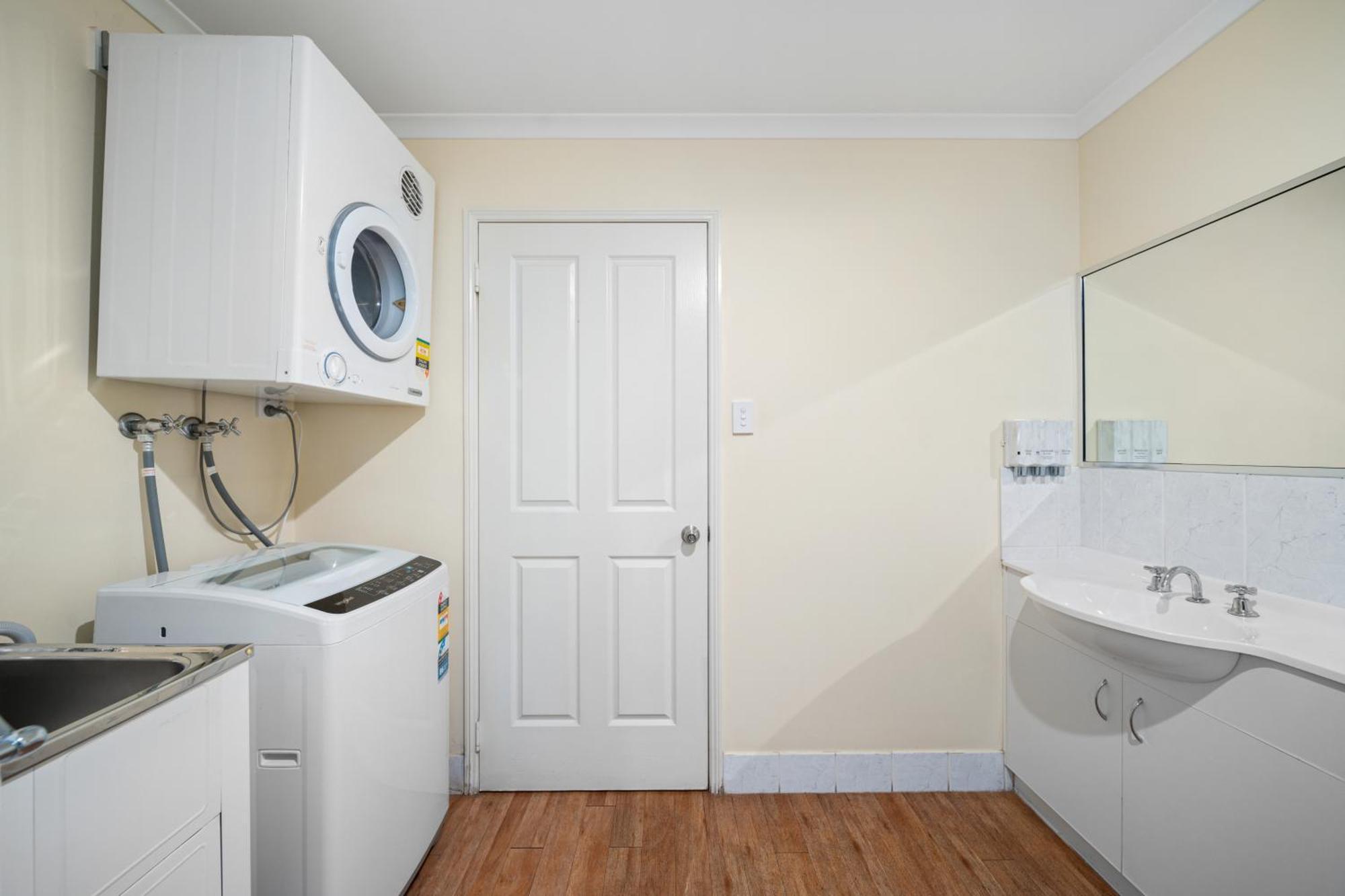 Emerald Motel Apartments Ngoại thất bức ảnh